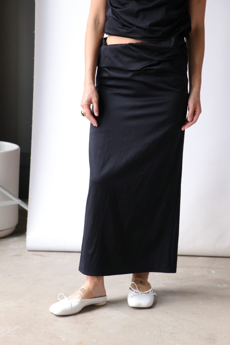 gauchere crinkled skirt in black bottoms gauchere 612985