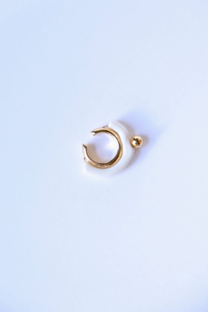 hannayoo works teardrop sculpture initial mini ear cuff in white single jewelry hannayoo works 490377