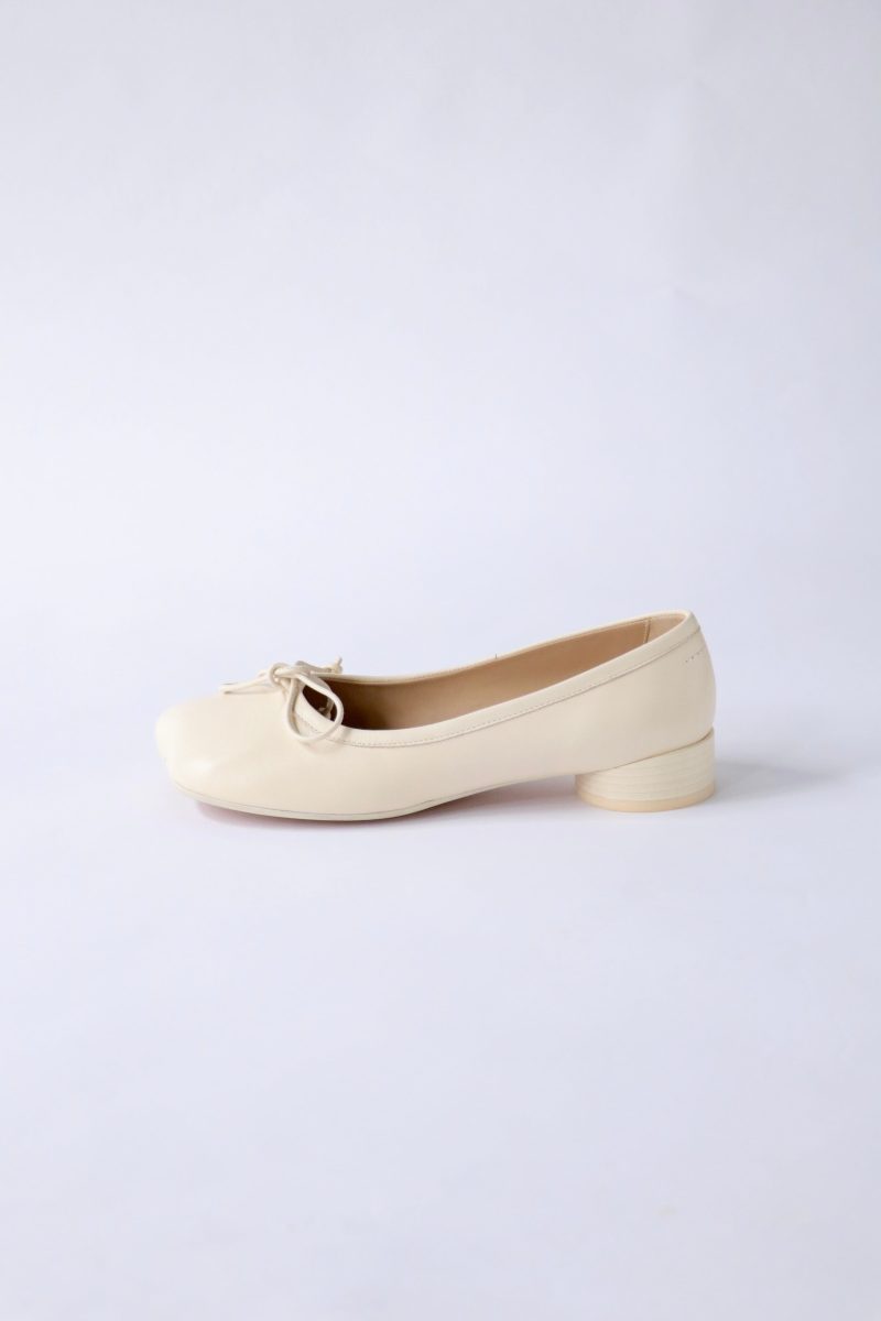 mm6 maison margiela anatomic ballerinas in cream shoes mm6 maison margiela 621543