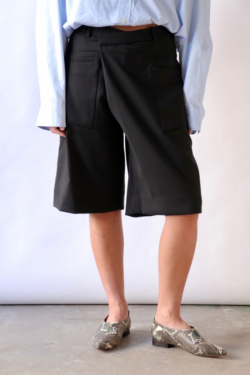 r13 crossover knee length shorts in black bottoms r13 830522