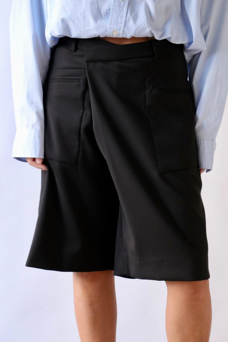 r13 crossover knee length shorts in black bottoms r13 933218