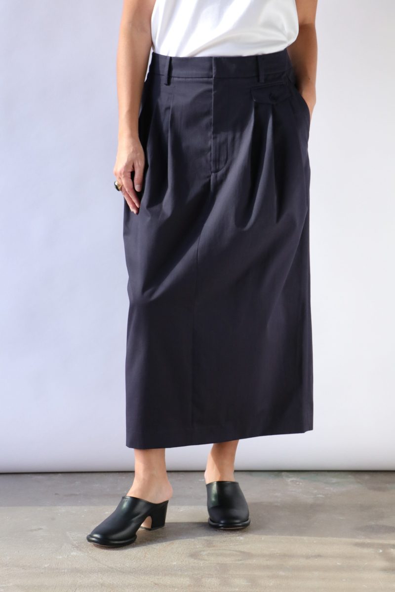 tibi bio twill triple pleat skirt in dark navy bottoms tibi 893533