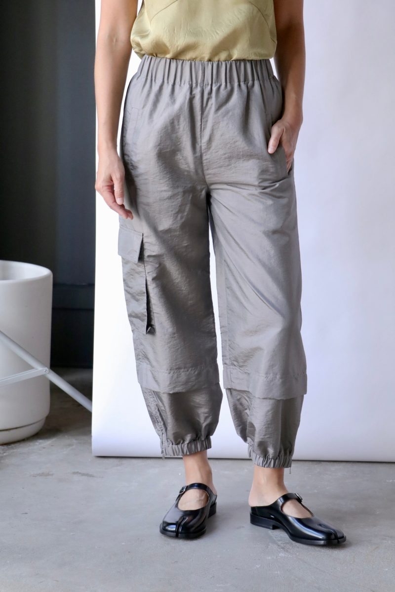 tibi crispy nylon wilt pull on jogger in grey bottoms tibi 712165